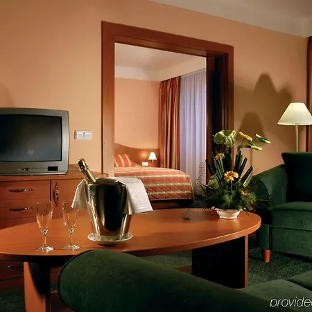 Clarion Congress Hotel