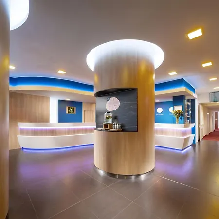 Clarion Congress Hotel